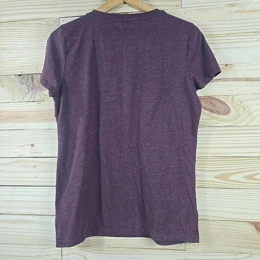 Aeropostale Graphic Tee Girls XL Burgundy Floral Applique Classic Crew Shirt‎